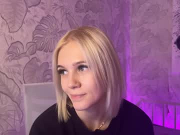 girl
        melody_stewart cam image #24539