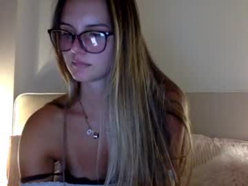 girl
        goddesslyvenus cam image #21377