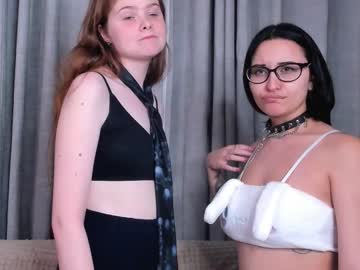 couple Live Sex Girls On Cam with earleneclarkston