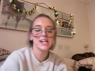 couple Live Sex Girls On Cam with mumandminidesires