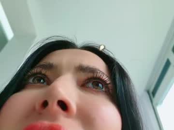 girl
        wow_eva_wow cam image #12080