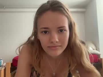 girl
        maddybabyy223 cam image #18181